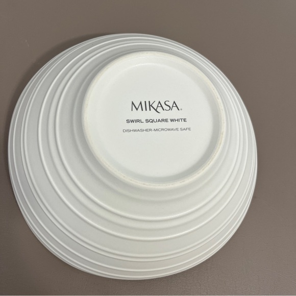 Mikasa‎ Swirl Modern White Ceramic Square Serveware Vegetable Bowl - Picture 6 of 13